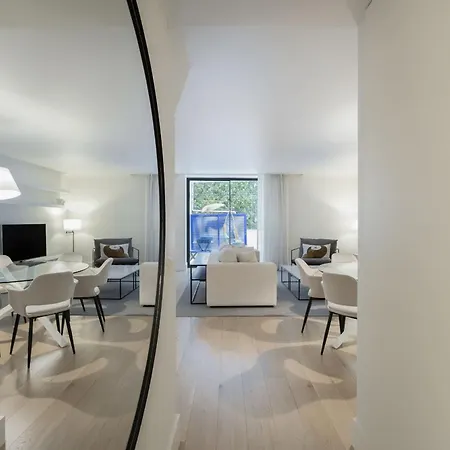 Chiado Prime With Terrace By Homing Apartment *