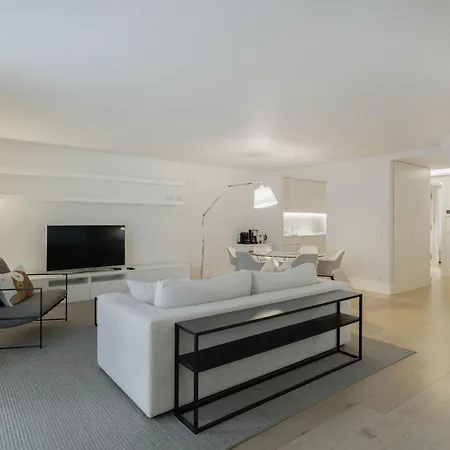 Chiado Prime With Terrace By Homing Apartment *