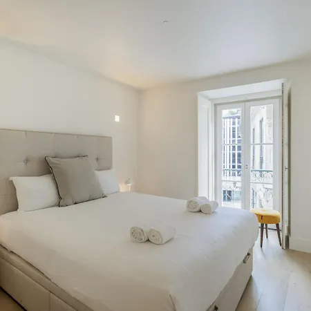 Apartment Chiado Prime With Terrace By Homing
