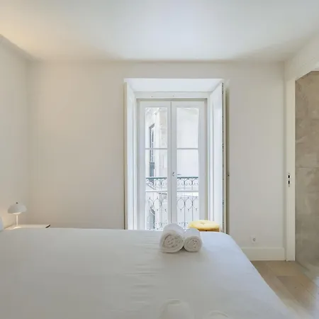 Chiado Prime With Terrace By Homing Apartment