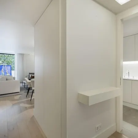 Chiado Prime With Terrace By Homing Apartment