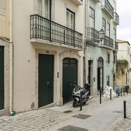 Chiado Prime With Terrace By Homing * Lisbon