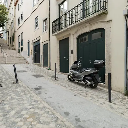 Chiado Prime With Terrace By Homing Apartment Lisbon